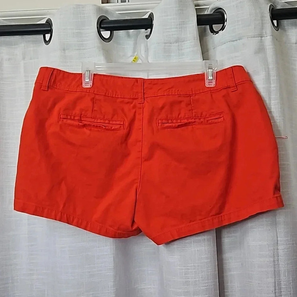 SHORTS - Picture 2 of 4